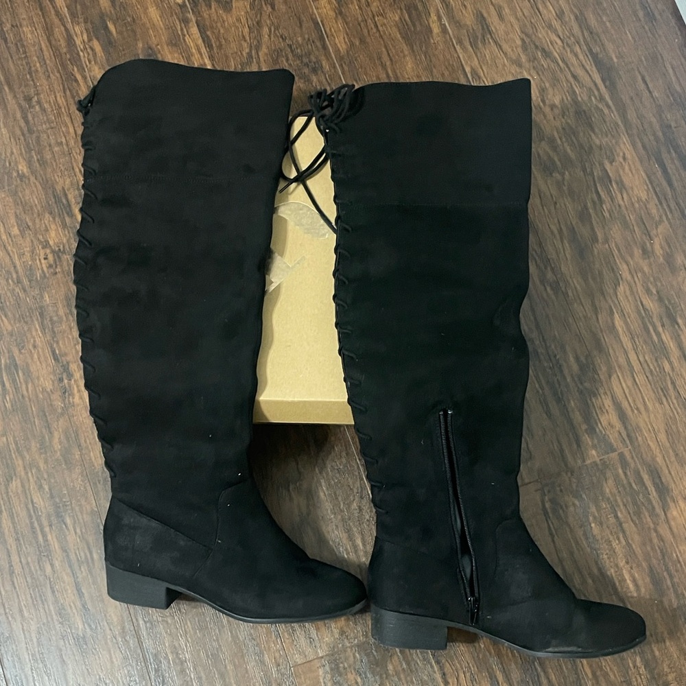Black Knee-High Women's Boots